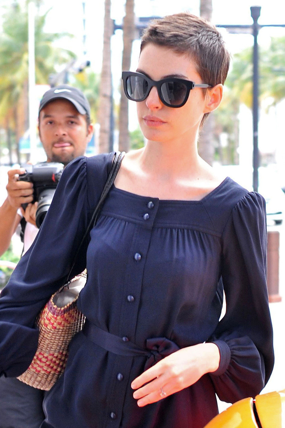 Anne Hathaway's Sleek Pixie Cut, 19 Gorgeous Pixie Cuts That Will Convince  You to Chop Your Hair - (Page 5)